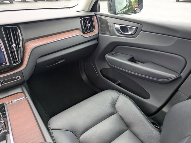 Used 2024 Volvo XC60 B5 Plus AWD/4WD image 16