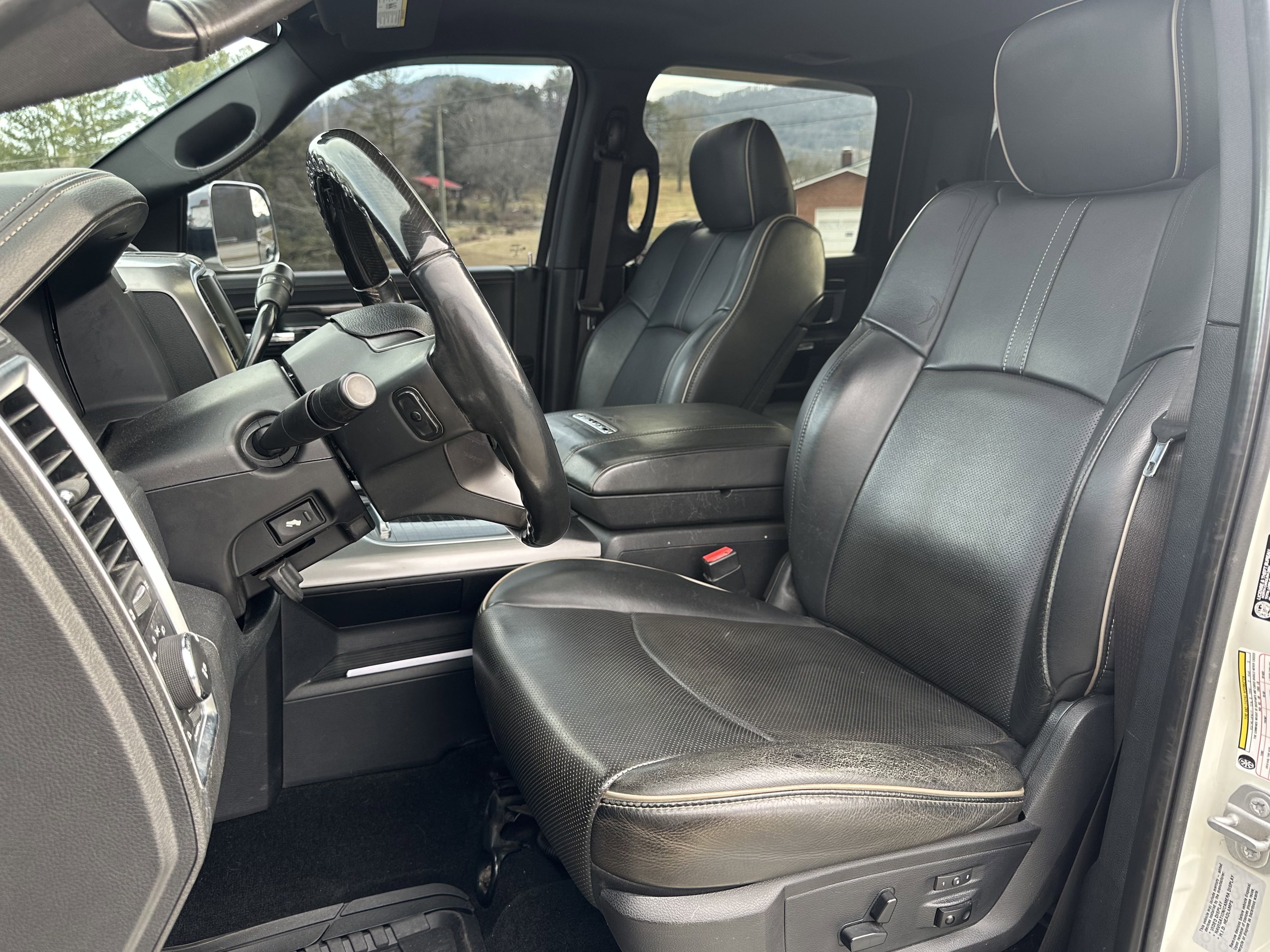 Used 2016 RAM 2500 Limited AWD/4WD image 9