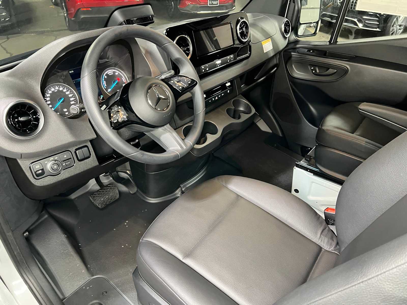 New 2025 Mercedes-Benz eSprinter 170 Cargo image 22