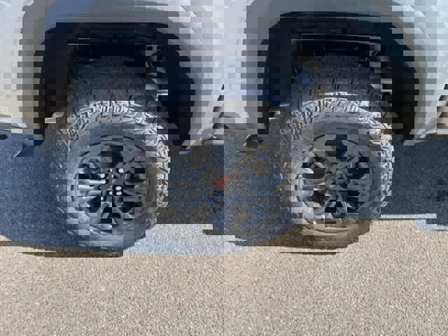 New 2025 GMC Canyon Elevation w/ Convenience Package image 9