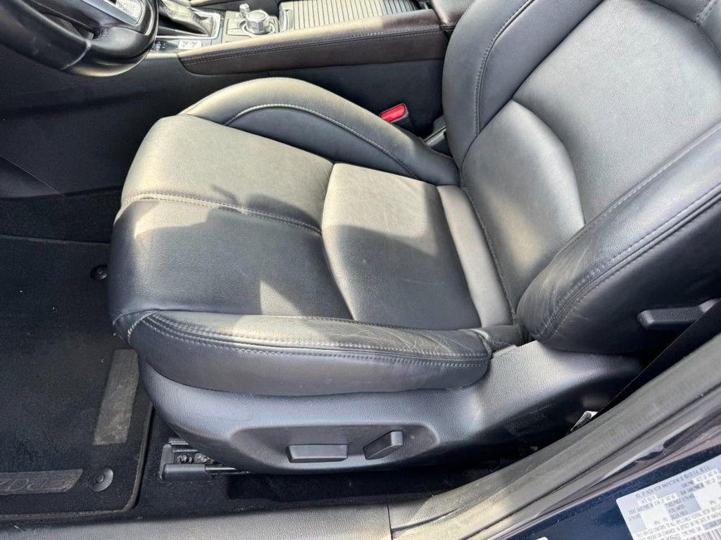 Used 2018 MAZDA MAZDA3 Touring image 14