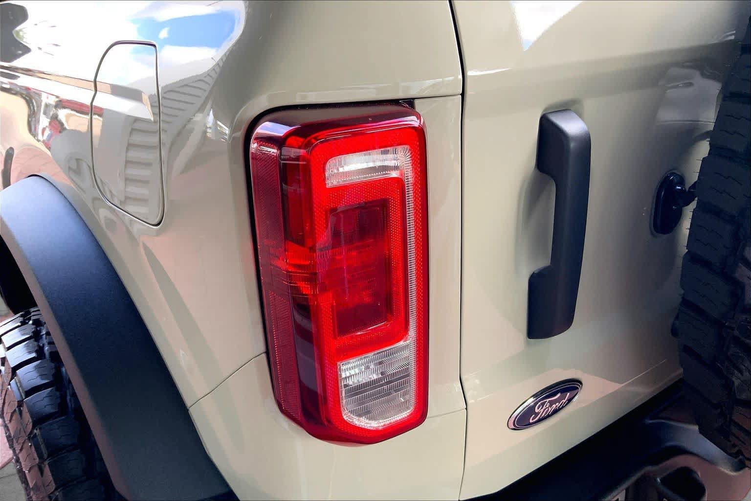 New 2025 Ford Bronco 2-Door AWD/4WD image 13