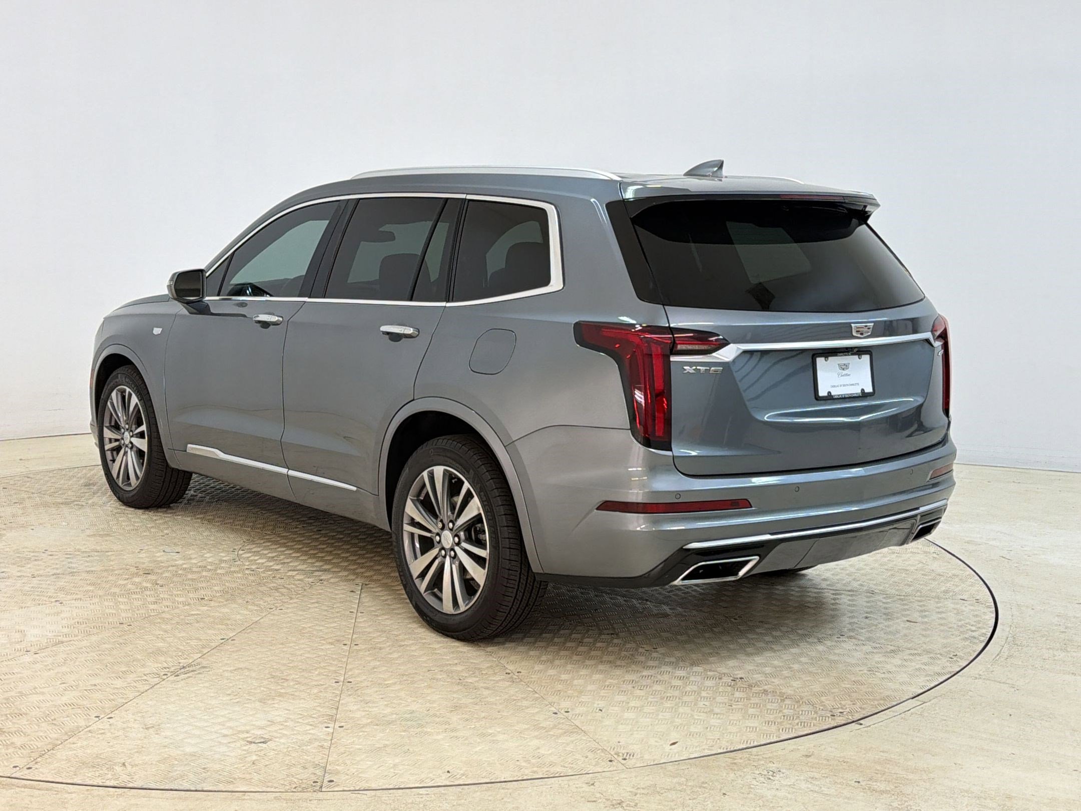 Used 2020 Cadillac XT6 Premium Luxury image 3