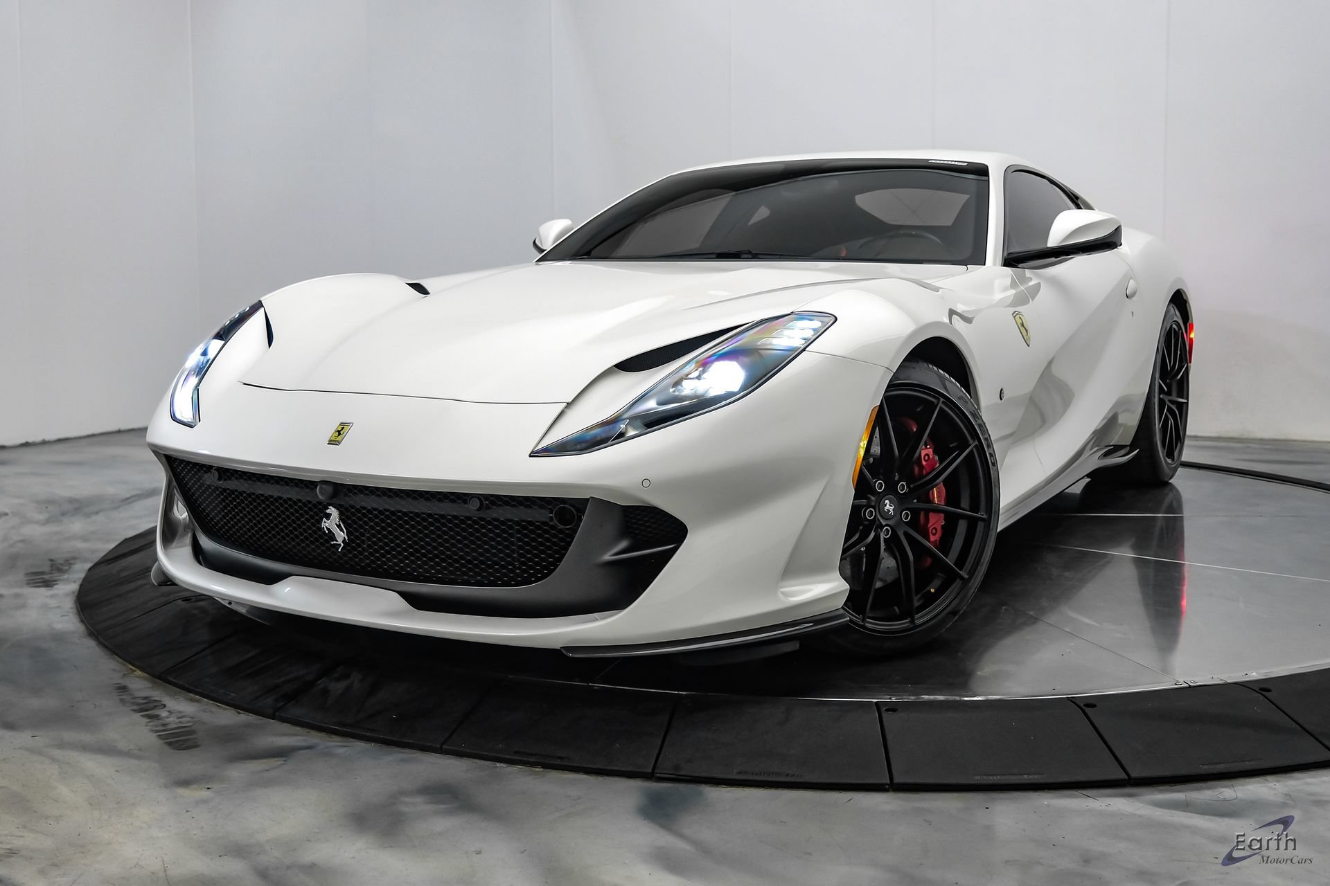 Used 2019 Ferrari 812 Superfast RWD image 6