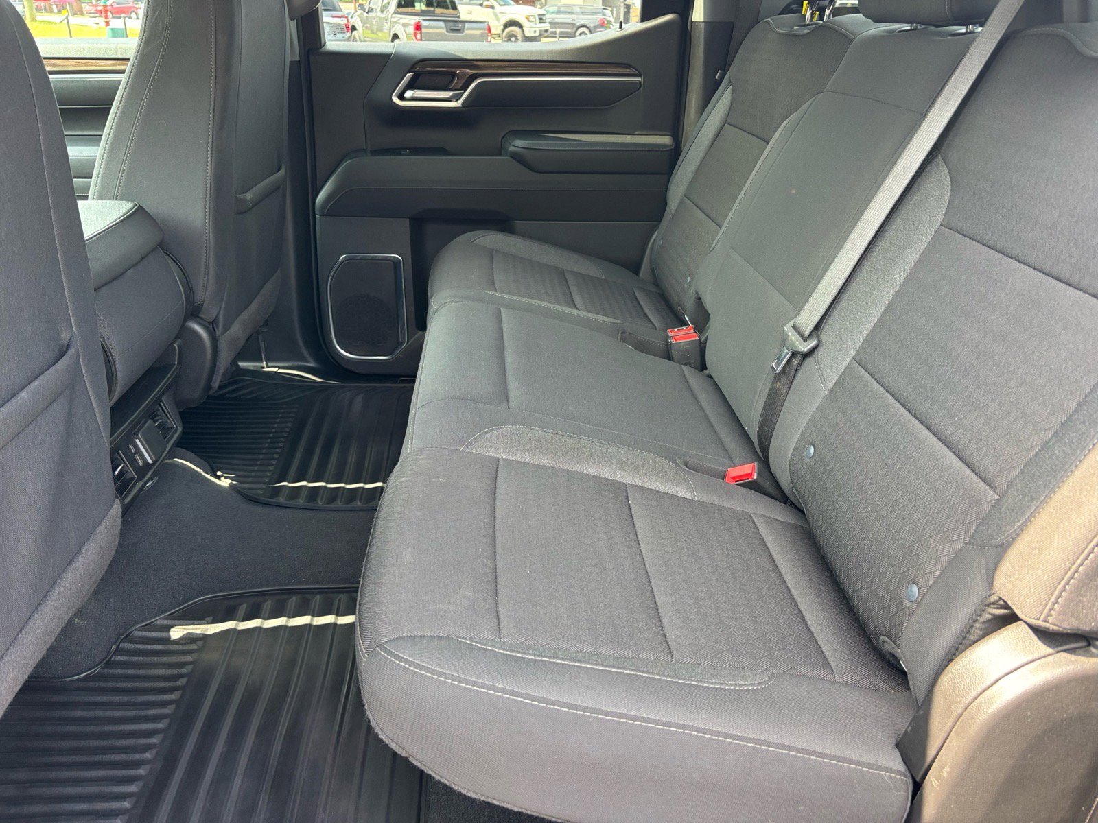 Used 2025 Chevrolet Silverado 1500 LT AWD/4WD image 9