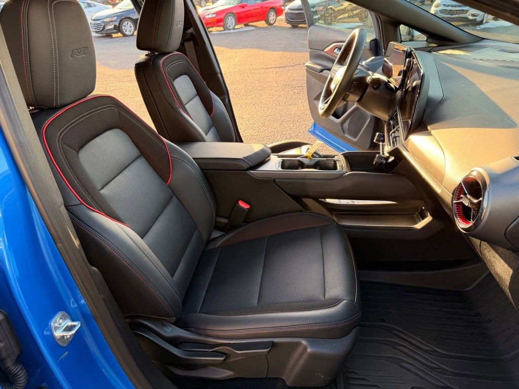 Used 2025 Chevrolet Equinox EV RS image 29