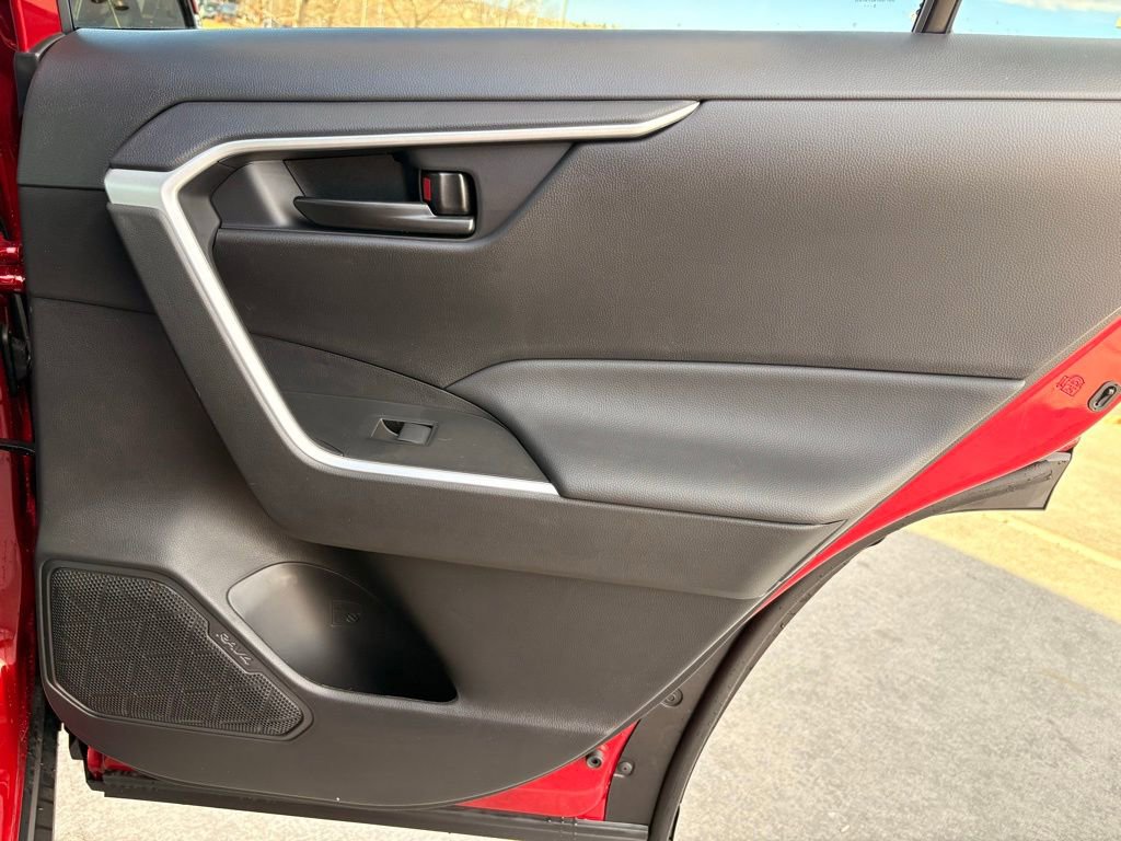 Used 2025 Toyota RAV4 LE image 27