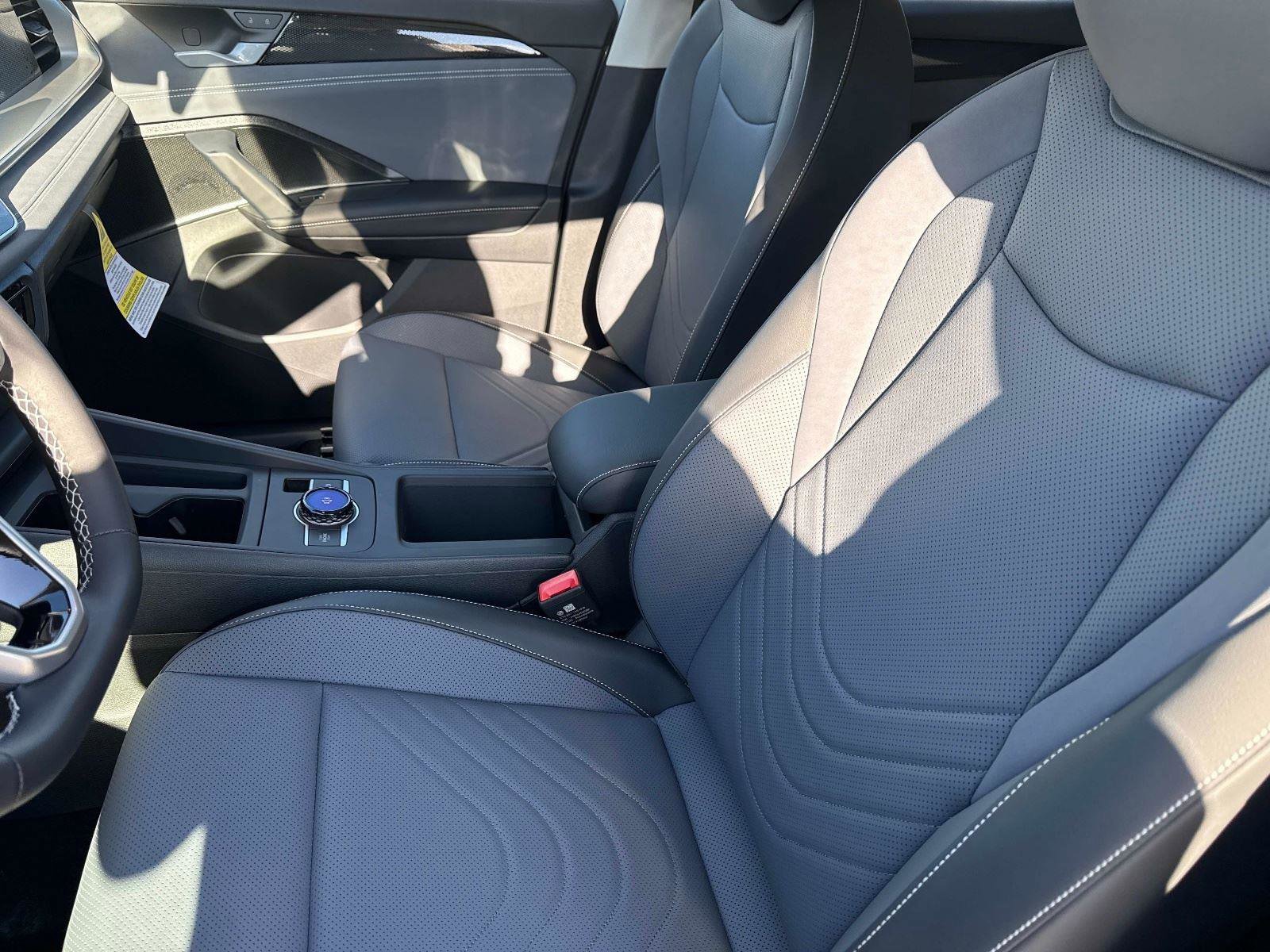 New 2026 Volkswagen Tiguan SE image 21