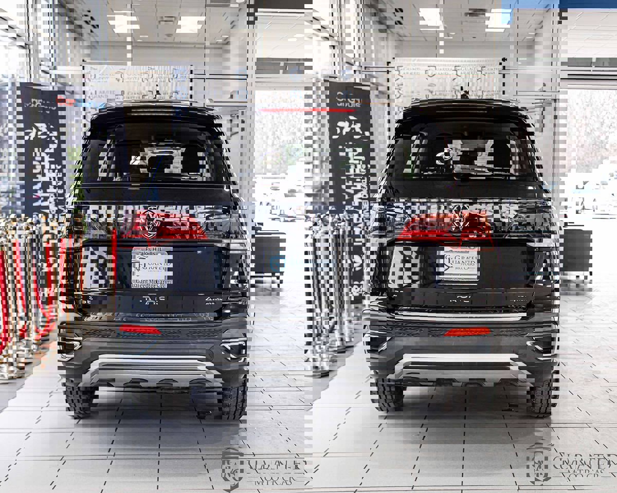 Used 2022 Volkswagen Taos SE image 13