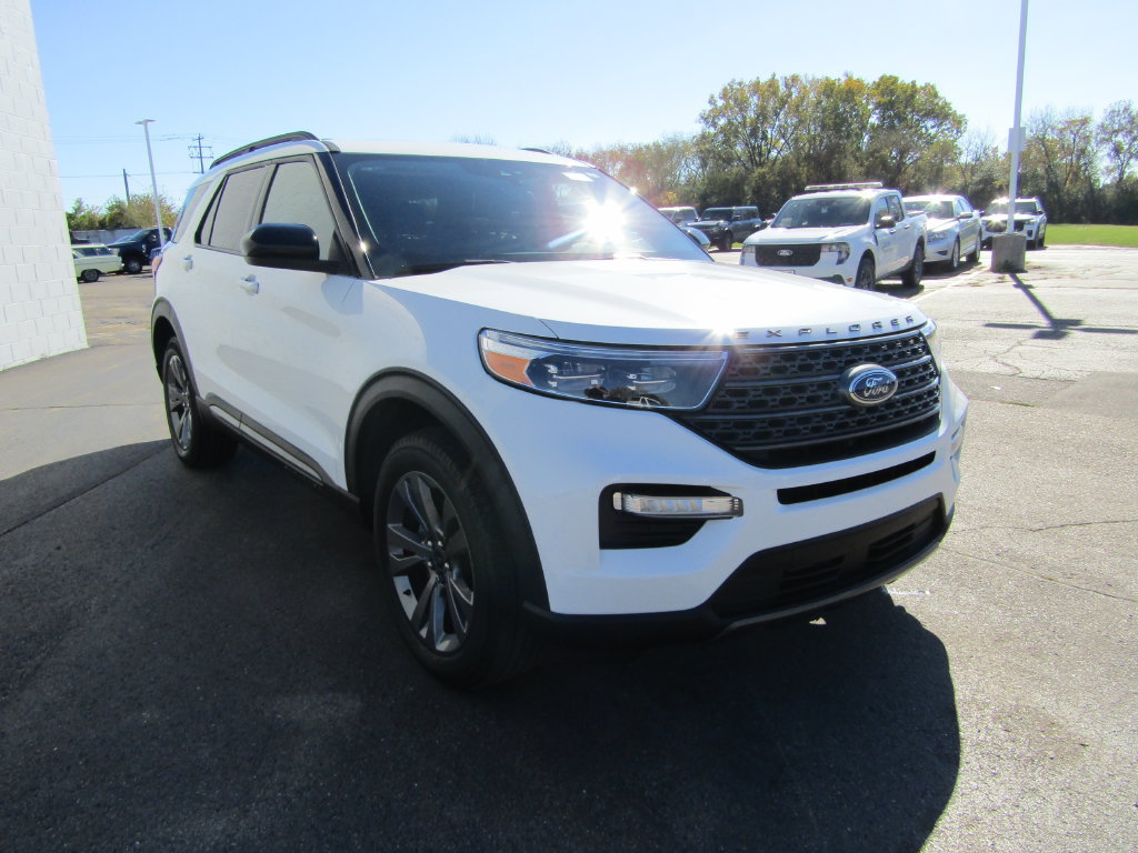 Certified 2024 Ford Explorer XLT w/ Equipment Group 202A AWD/4WD image 7
