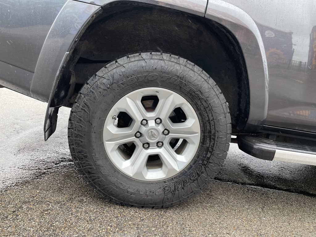 Used 2017 Toyota 4Runner SR5 Premium AWD/4WD image 12