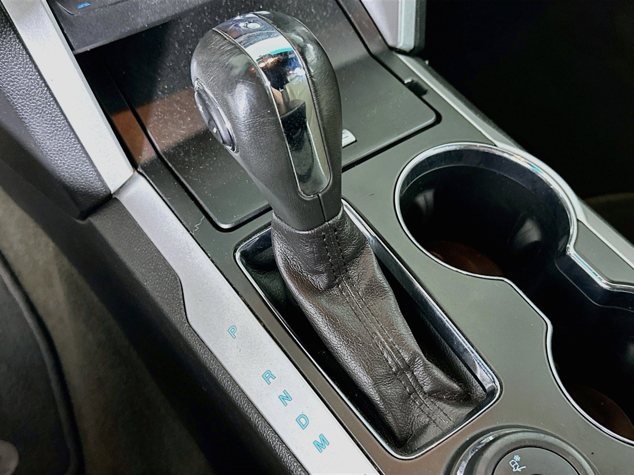 Used 2015 Ford Explorer XLT w/ Equipment Group 202B AWD/4WD image 24