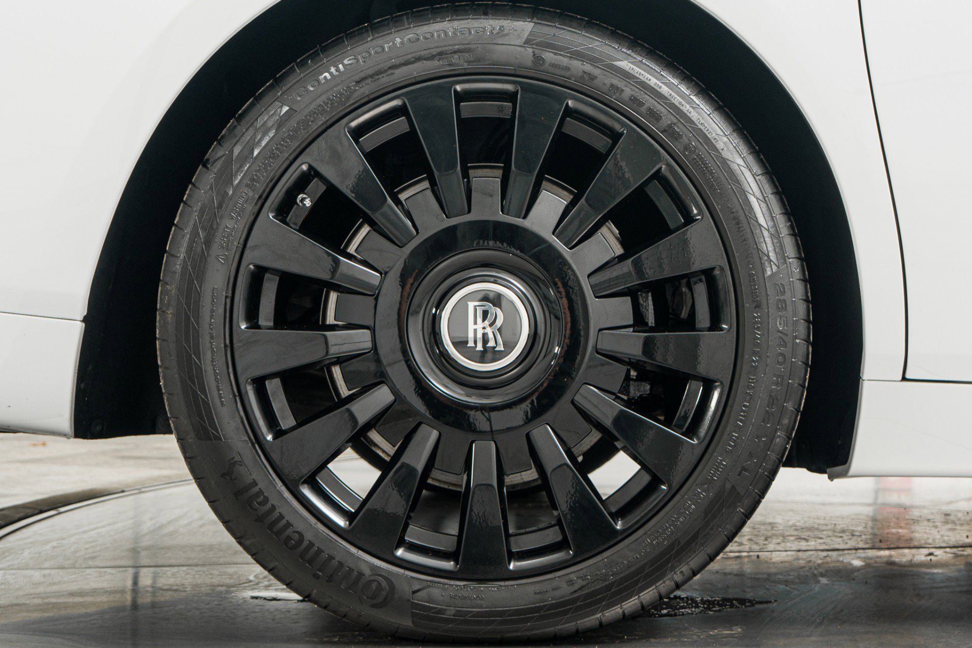 Used 2023 Rolls-Royce Phantom Sedan image 48