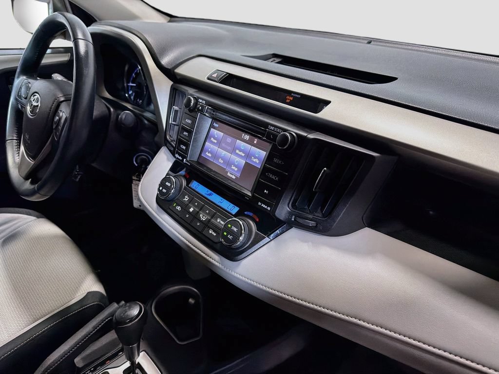 Used 2016 Toyota RAV4 XLE AWD/4WD image 29