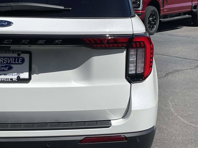 Used 2025 Ford Explorer Active RWD image 35