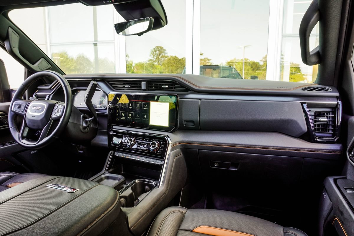 Used 2024 GMC Sierra 2500 AT4 w/ AT4 Premium Plus Package AWD/4WD image 20