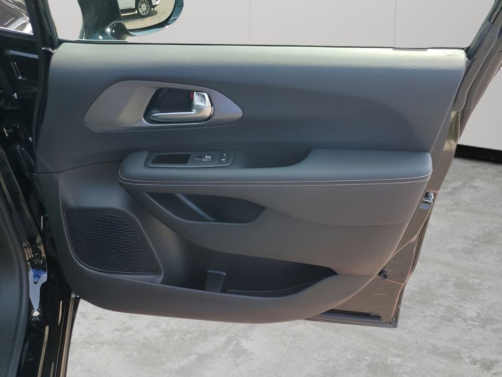 New 2026 Chrysler Voyager LX FWD image 15