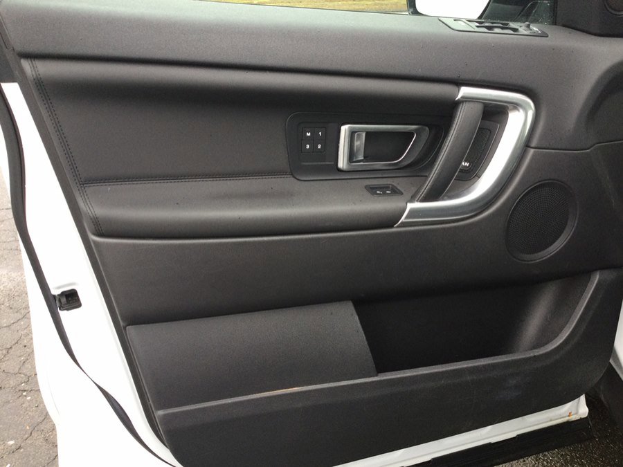 Used 2019 Land Rover Discovery Sport HSE AWD/4WD image 35