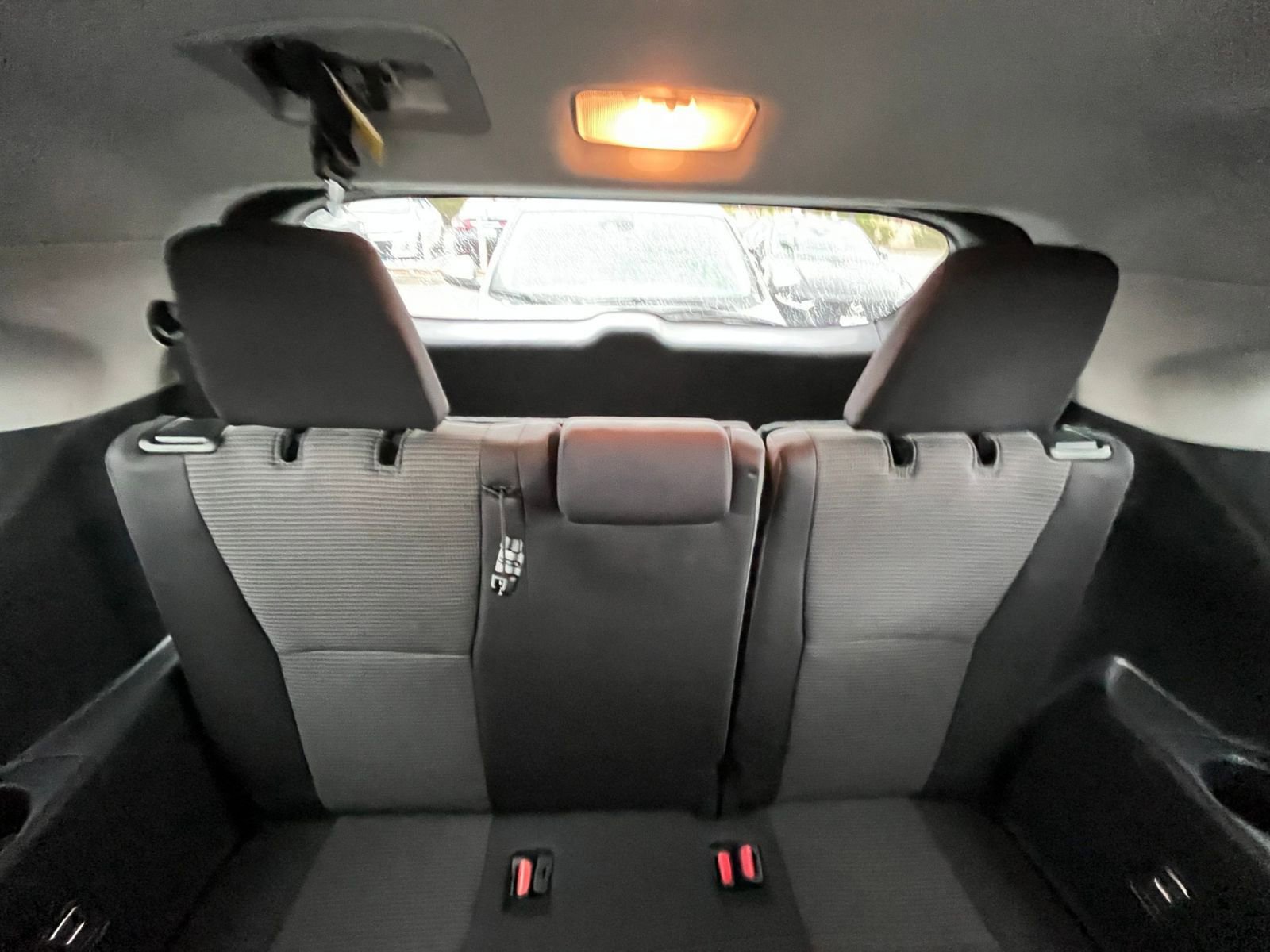 Used 2025 Toyota Highlander LE image 30