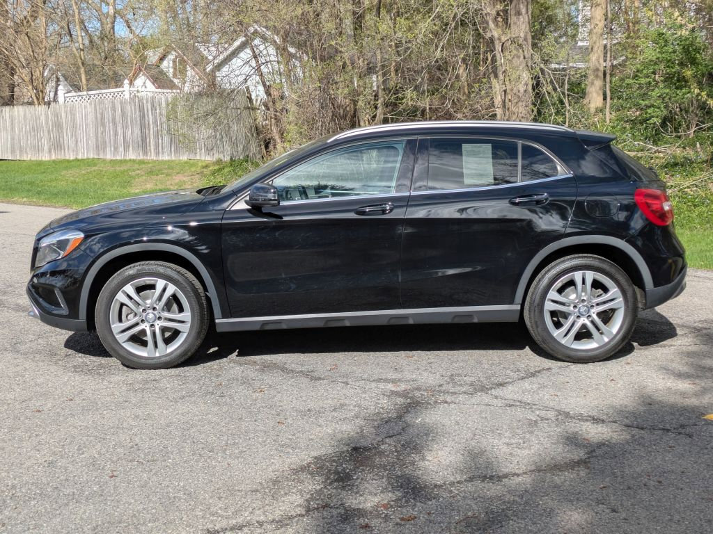 Used 2017 Mercedes-Benz GLA 250 4MATIC image 4