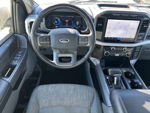 Used 2022 Ford F150 Lightning XLT image 15