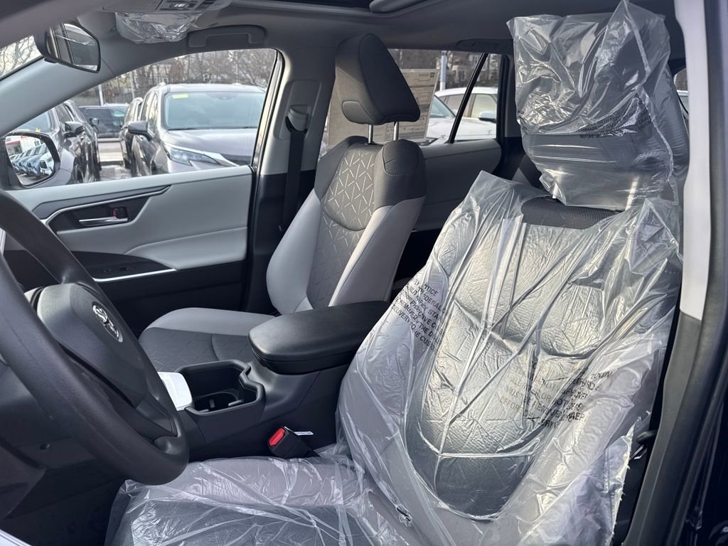 New 2025 Toyota RAV4 XLE image 18