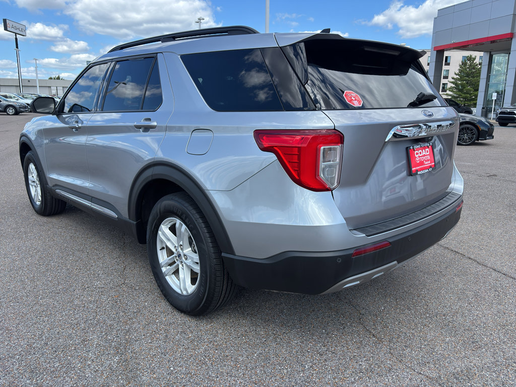 Used 2021 Ford Explorer XLT w/ Equipment Group 202A image 3