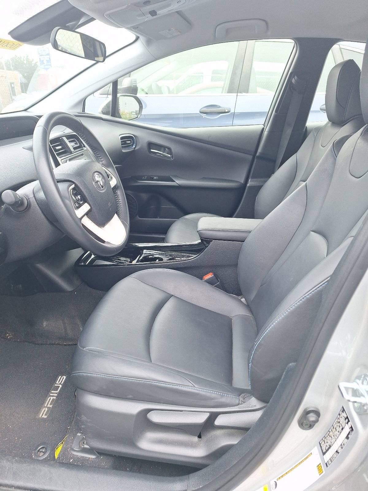 Used 2017 Toyota Prius Three Touring FWD image 9