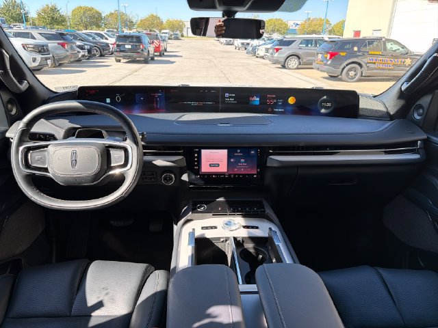 New 2026 Lincoln Navigator Reserve w/ Jet Appearance Package AWD/4WD image 17