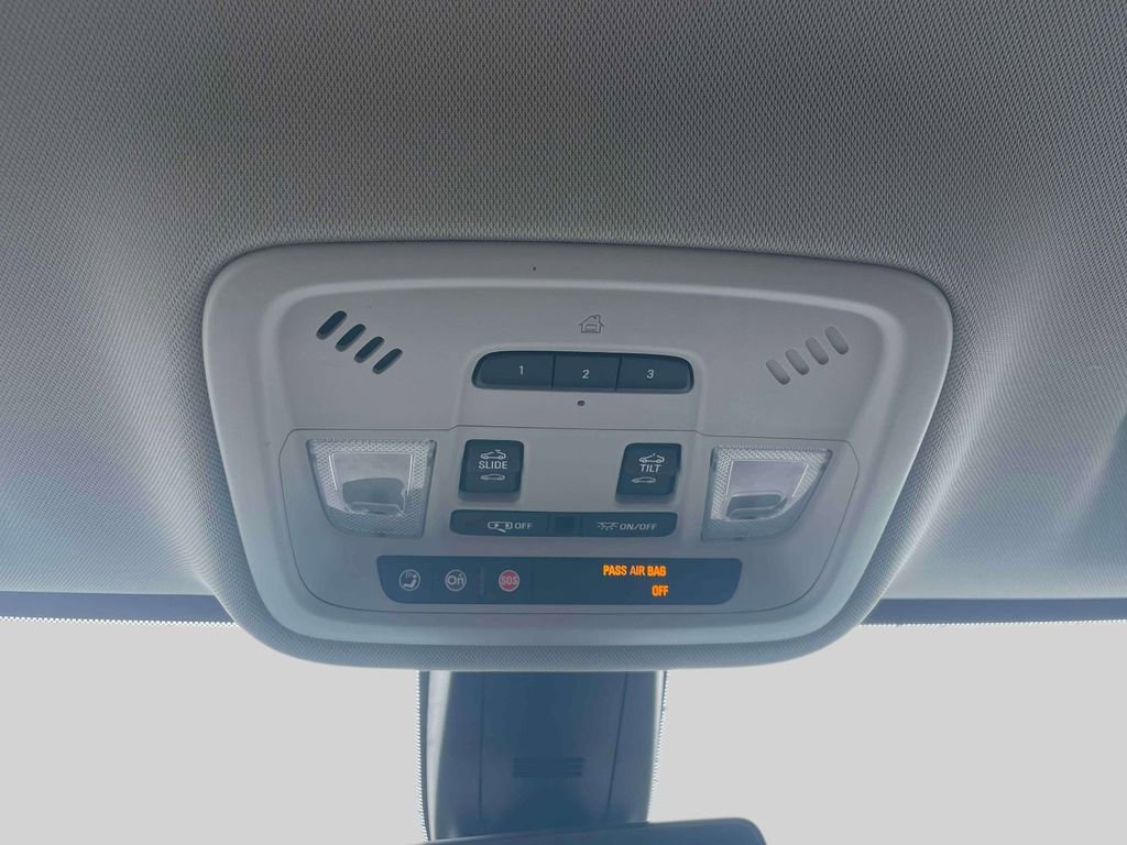 Used 2019 Chevrolet Traverse LT w/ LT Premium Package AWD/4WD image 33