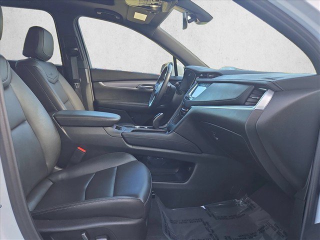 Used 2025 Cadillac XT6 Luxury FWD image 24