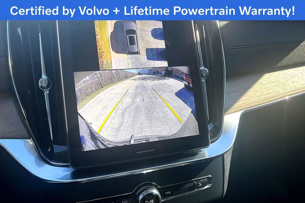 Used 2025 Volvo XC90 B6 Plus image 30