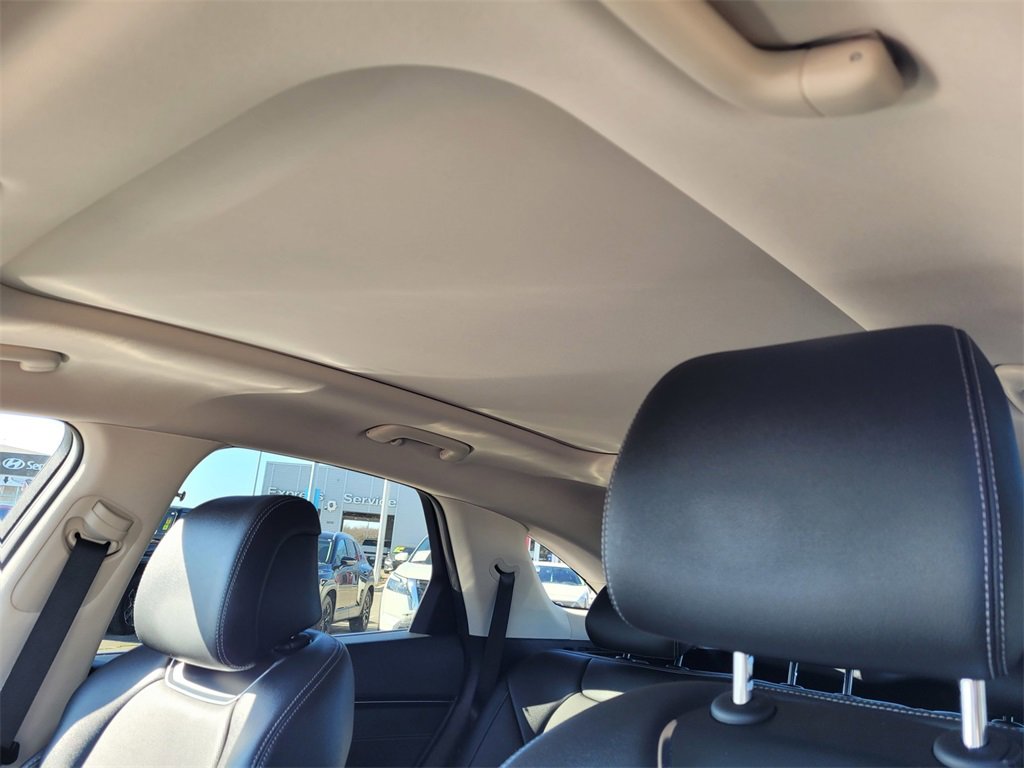 Used 2023 Genesis GV70 2.5T w/ Select Package image 8