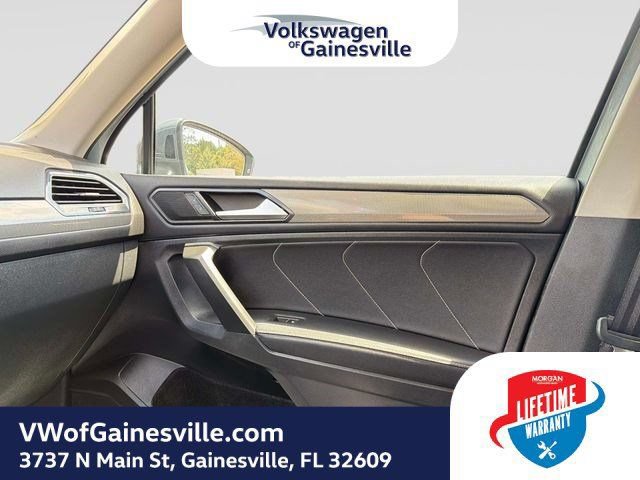 Used 2024 Volkswagen Tiguan SE AWD/4WD image 23