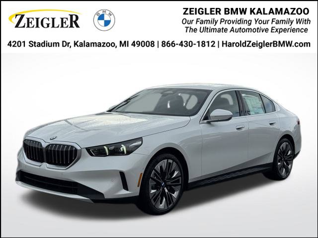 New 2026 BMW 530i xDrive w/ Premium Package AWD/4WD image 1