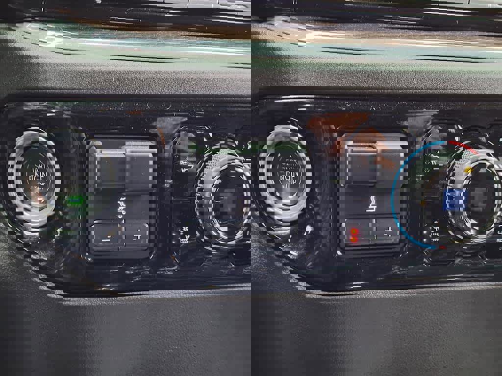 Certified 2025 Chevrolet Silverado 2500 LT w/ All Star Edition image 16