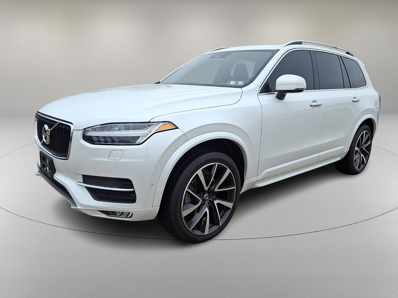 Used 2018 Volvo XC90 T6 Momentum w/ Convenience Package image 5