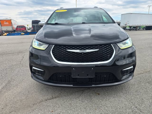 Used 2021 Chrysler Pacifica Limited w/ Premium & Safety Sphere Group AWD/4WD image 8