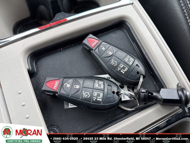 Used 2013 Chrysler Town & Country Touring image 34