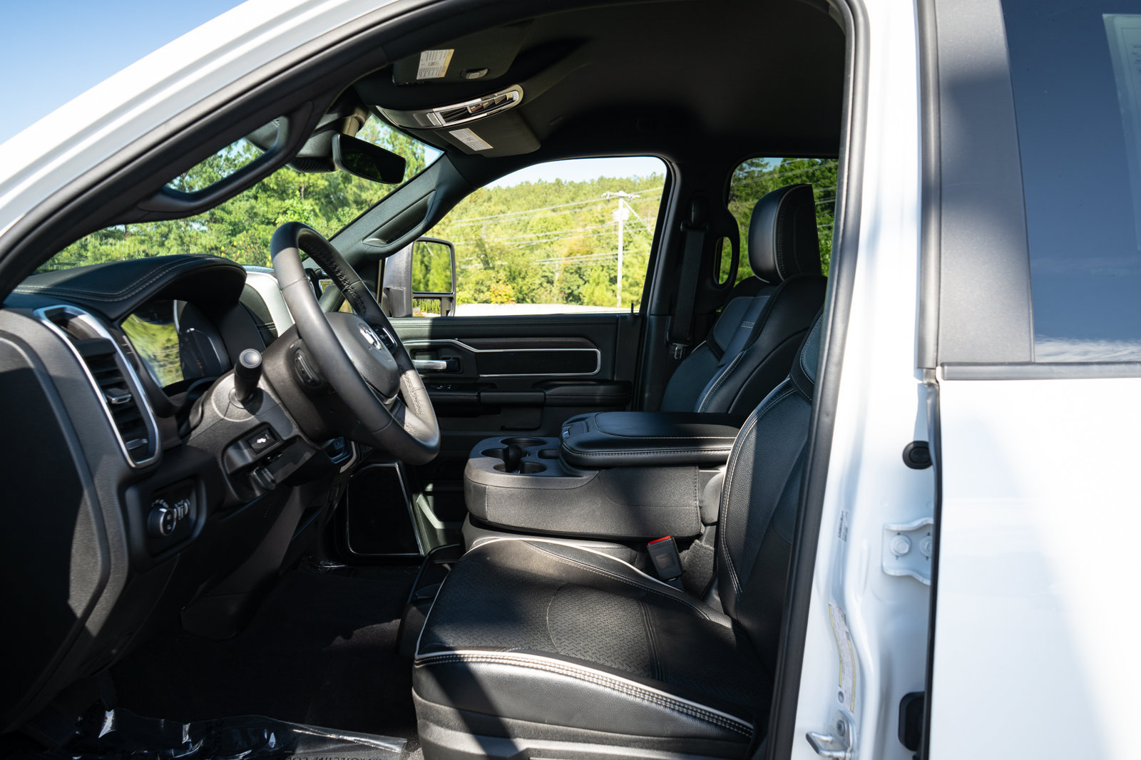 Used 2026 RAM 2500 Laramie AWD/4WD image 14