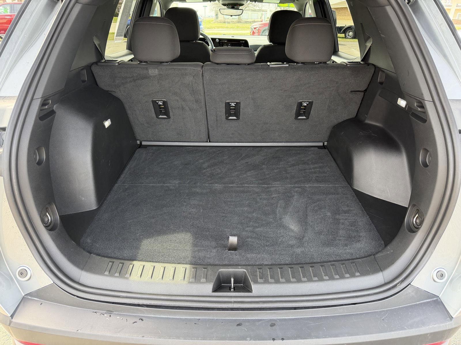 Used 2025 Chevrolet Equinox LT w/ Safety and Technology Package image 9