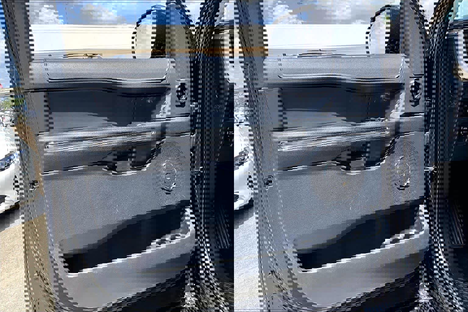 Used 2024 Ford Expedition XLT image 20