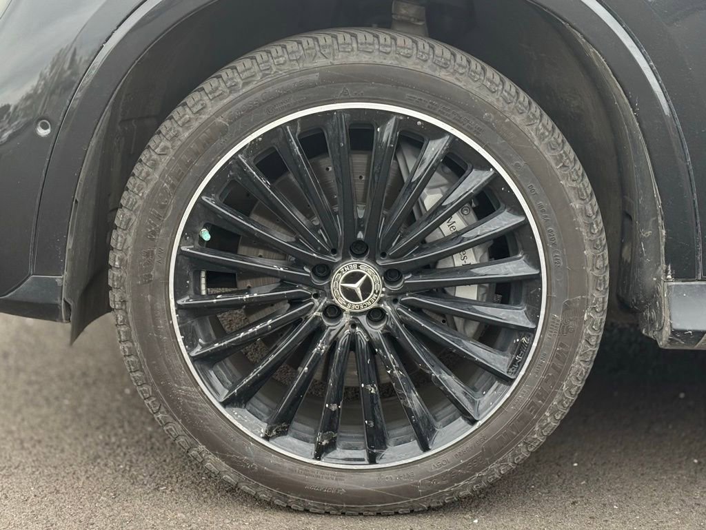 Used 2024 Mercedes-Benz GLC 300 4MATIC image 9
