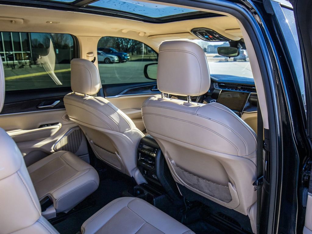 Used 2022 Jeep Grand Cherokee L Limited image 22