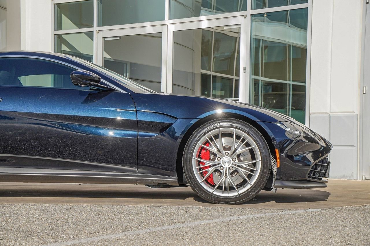 Used 2022 Aston Martin V8 Vantage Coupe image 10