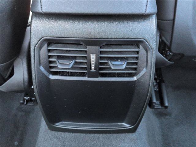 Used 2025 BMW 230i Coupe w/ M Sport Package image 18