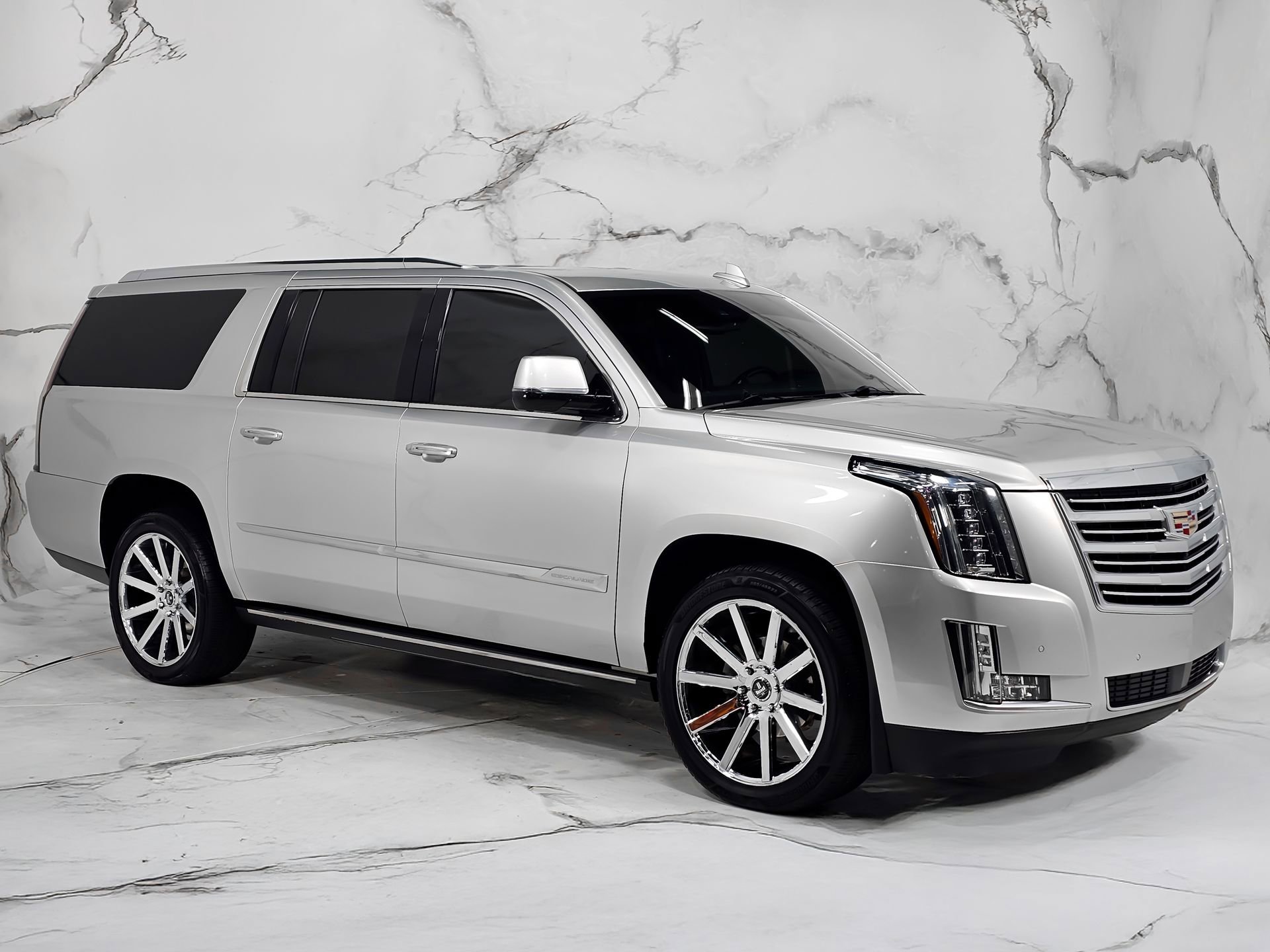 Used 2016 Cadillac Escalade ESV Platinum AWD/4WD image 7