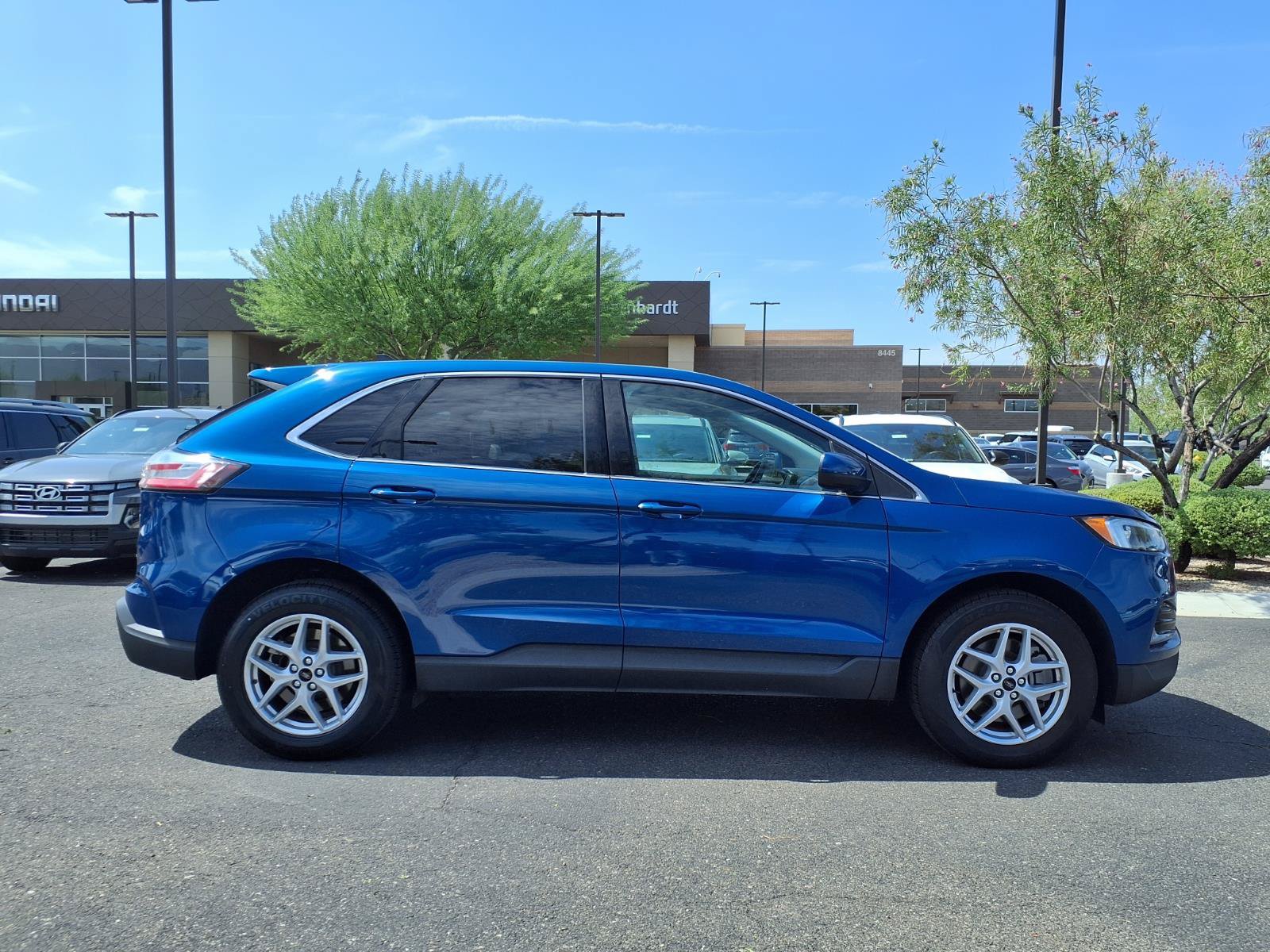 Used 2023 Ford Edge SEL AWD/4WD image 7