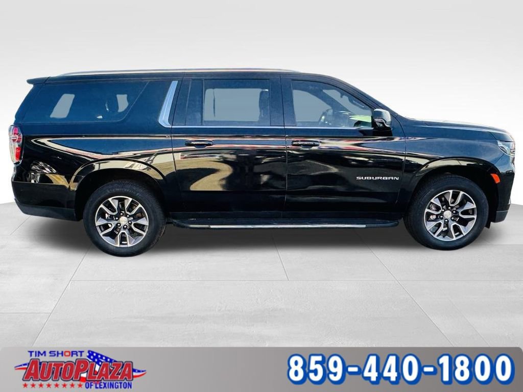 Used 2022 Chevrolet Suburban LT w/ Luxury Package image 10