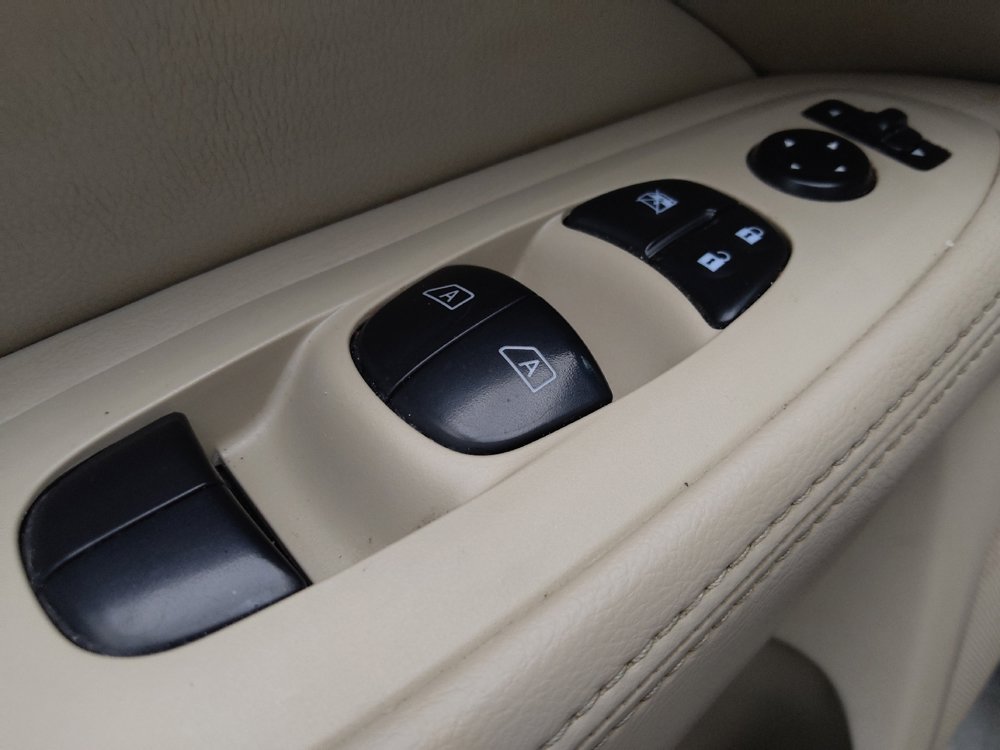 Used 2015 Nissan Pathfinder SL w/ SL Tech Package image 27